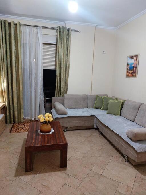 Buneci Apartment ติรานา ภายนอก รูปภาพ